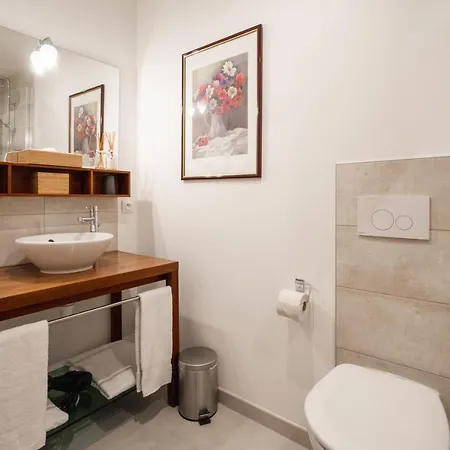 - La Cour St Fulrad * Saint-Hippolyte (Haut-Rhin)