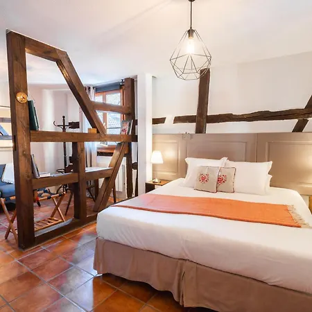 - La Cour St Fulrad * Saint-Hippolyte (Haut-Rhin)