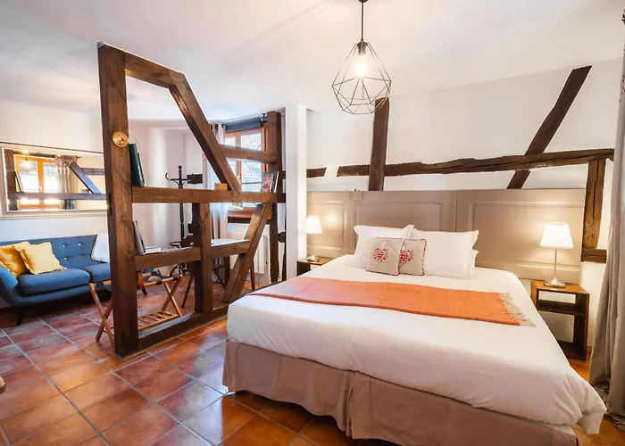 - La Cour St Fulrad * Saint-Hippolyte (Haut-Rhin)