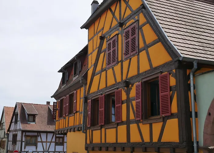 - La Cour St Fulrad * Saint-Hippolyte (Haut-Rhin)