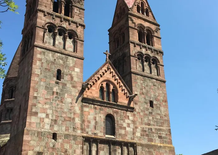 - La Cour St Fulrad * Saint-Hippolyte (Haut-Rhin)